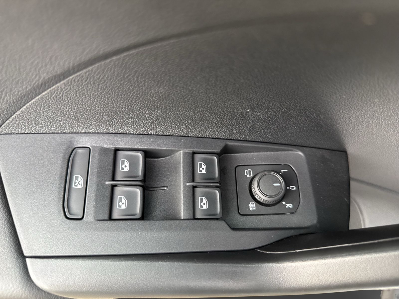 T-Cross Life 1.0 TSI, IQ.Drive, Navi, ACC, LED 6