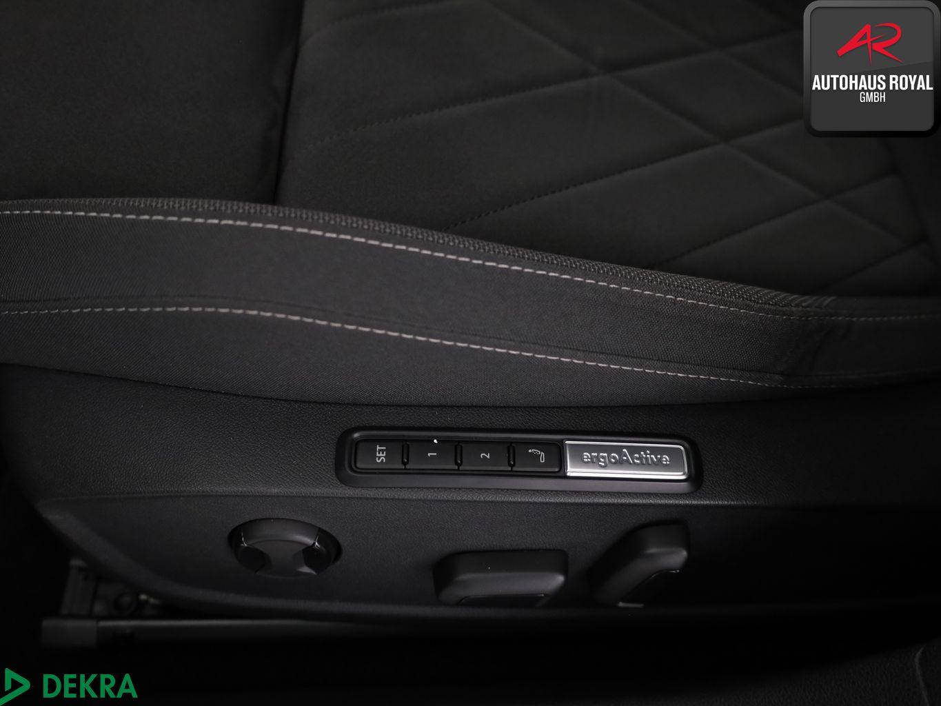 Volkswagen Golf VIII 2.0 TSI STYLE MASSAGE,AHK,ACC,KAMERA, миниатюра 12
