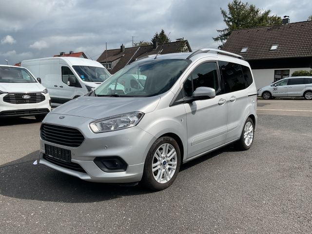 Ford Tourneo Courier Titanium