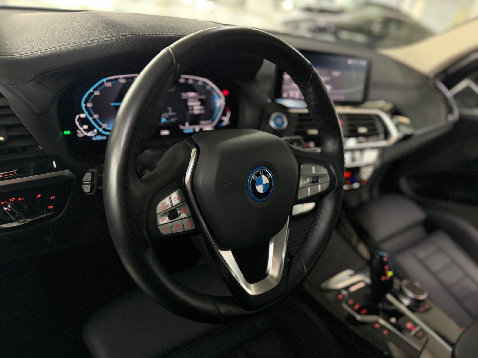 Fahrzeugabbildung BMW iX3 Impressive 360°HUD DAB H/K Komfort 20Zoll