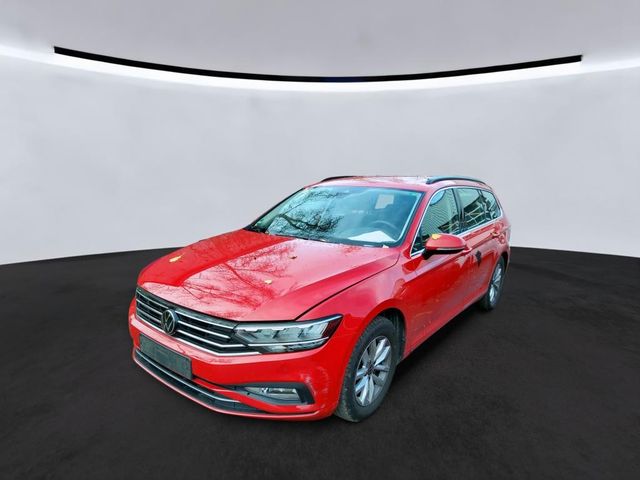 VW Passat Variant Business 2.0TDI DSG Navi ACC LED