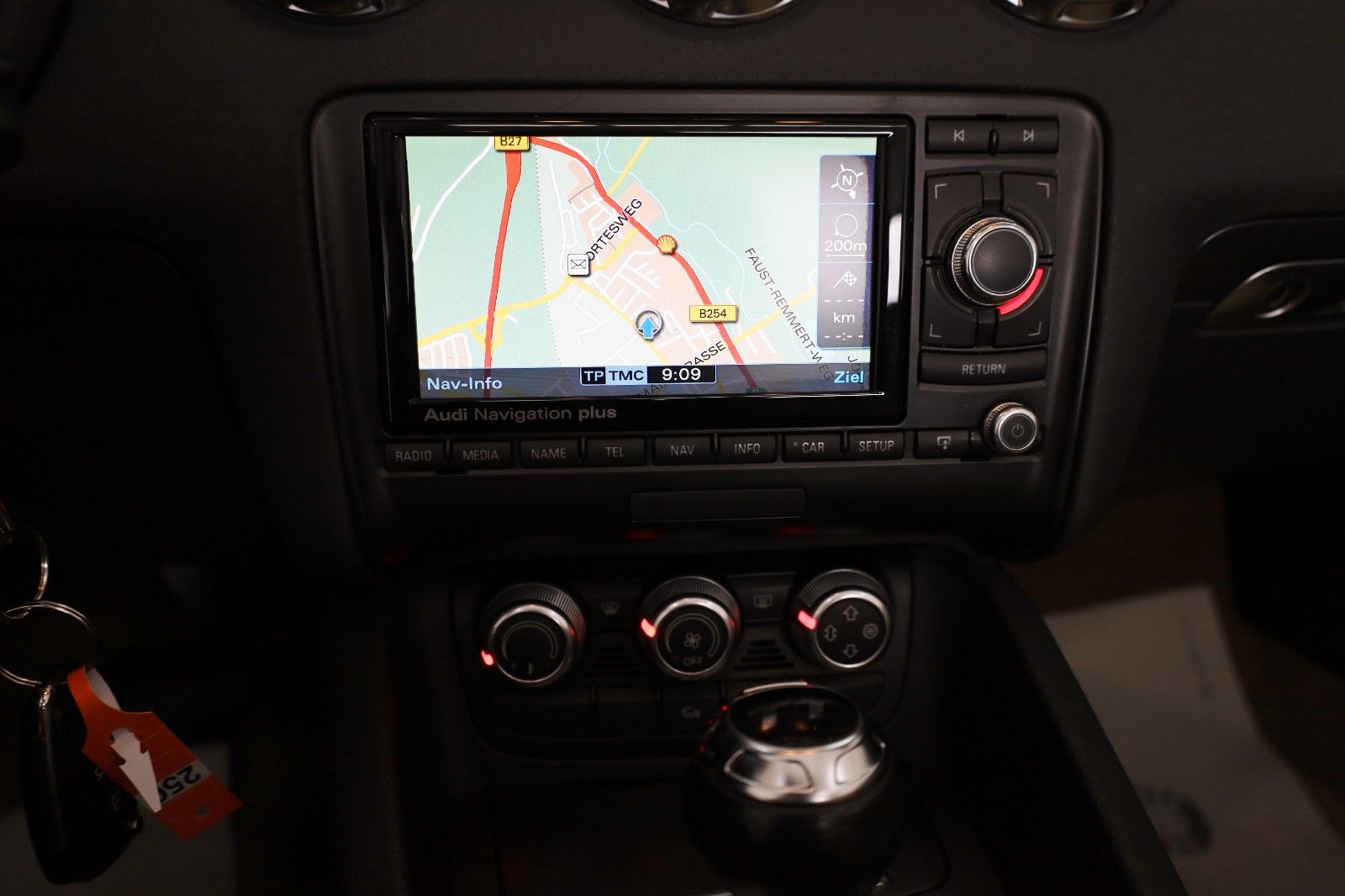 Fahrzeugabbildung Audi TT 2.0 TFSI Roadster Leder,Navi,Xenon,SH,SR+WR