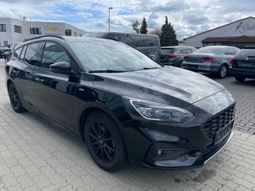 Fahrzeugabbildung Ford Focus ST-Line Hybrid tot.Wink.Ass., LED