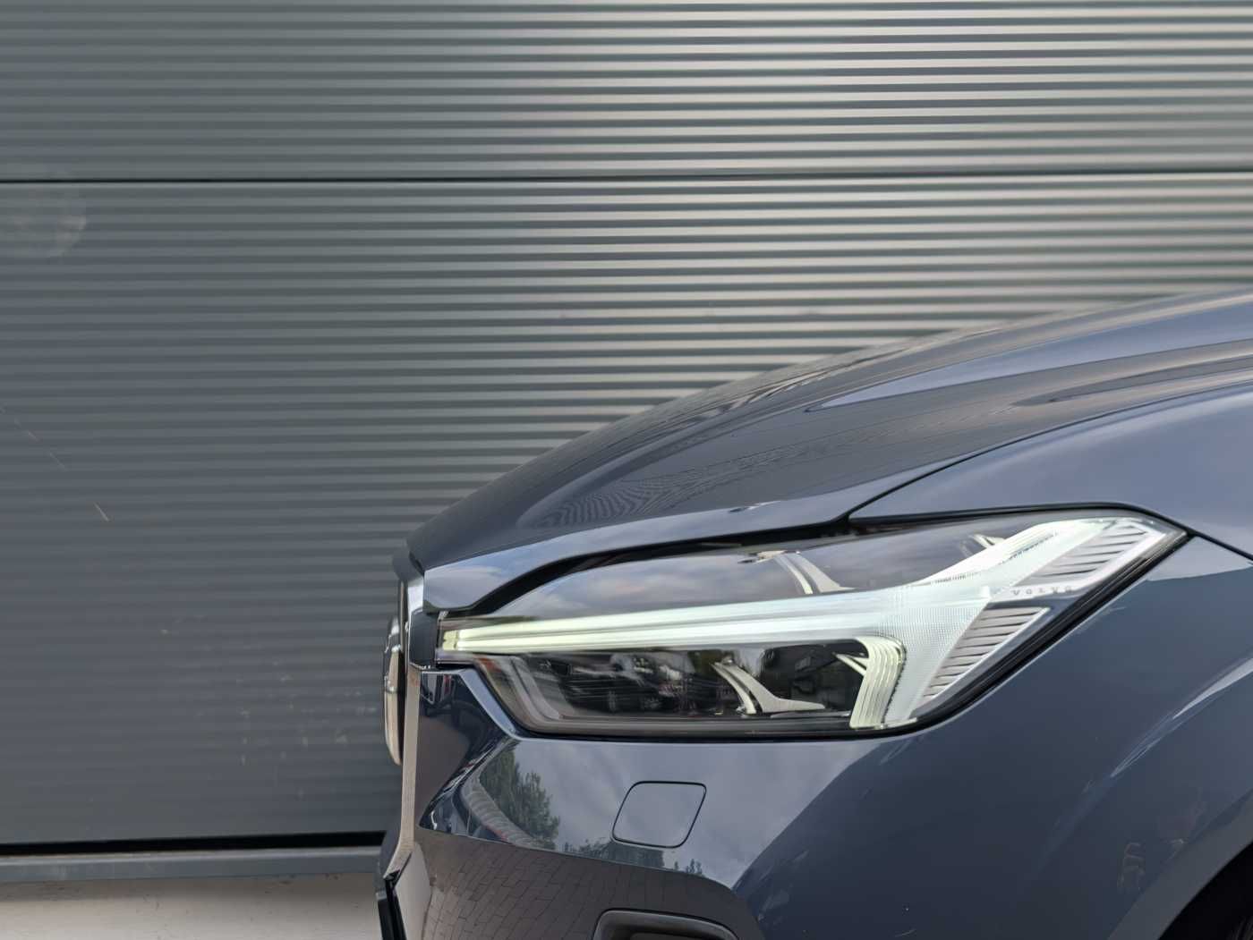 Volvo XC60 T6 AWD Recharge Core, Licht-Paket uvm. imagem 3