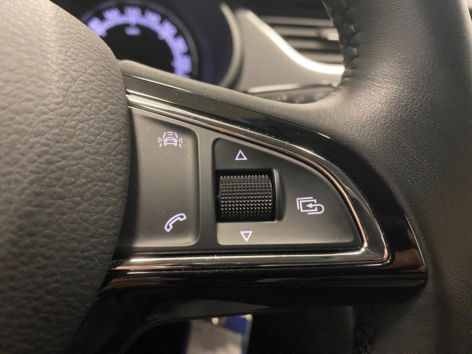 Fahrzeugabbildung SKODA Octavia 1.4 TSI Ambition Combi+NAVI+TEMPOMAT+SHZ