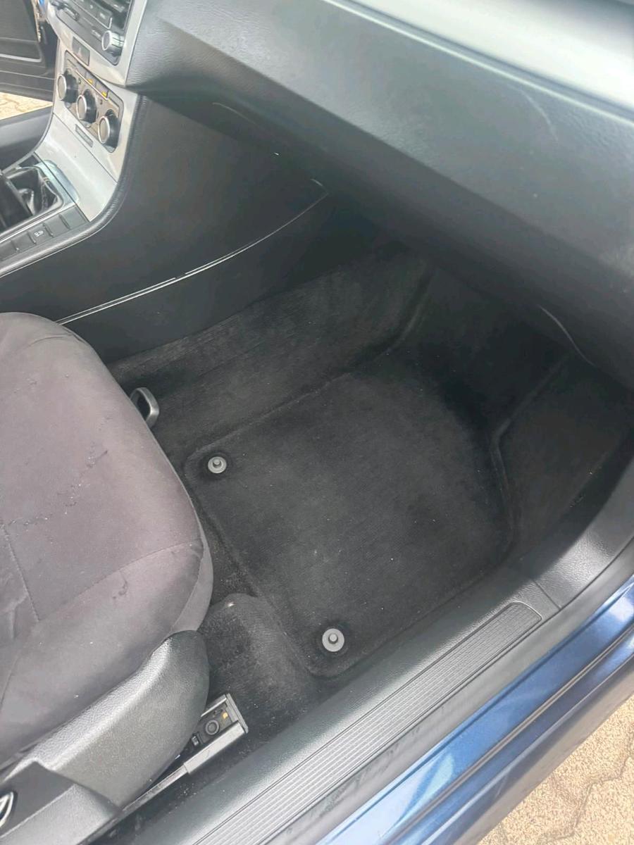Volkswagen Passat 2011 — photo 9