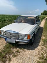 Mercedes-Benz Mercedes 230 E W123 - Mercedes-Benz 230: W123 230e