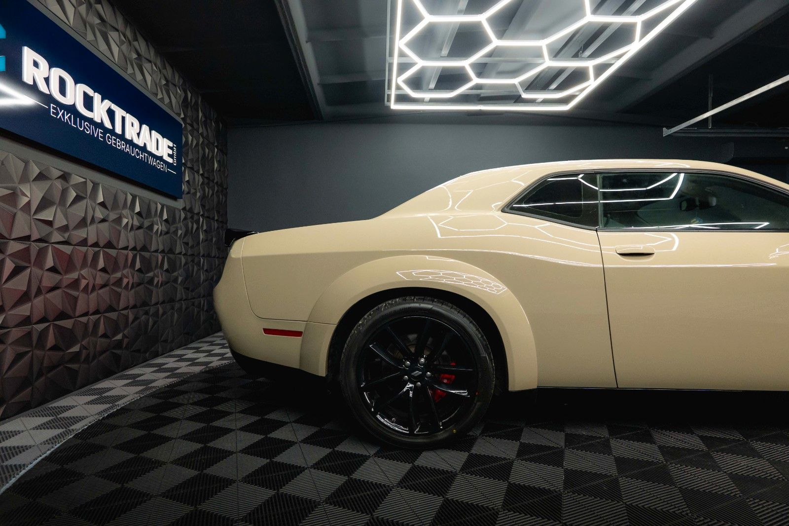 Fahrzeugabbildung Dodge Challenger 6.4 V8 SRT 392 R/T SCAT PACK WIDEBODY