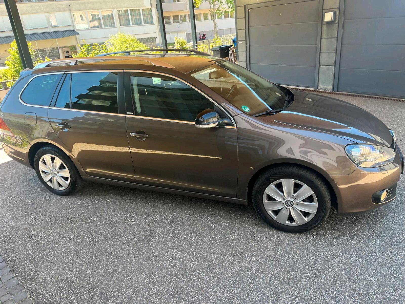 Volkswagen Golf 2011 — engine 122 HP (90kW)