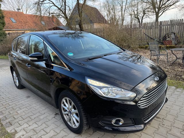 Ford S-Max S-MAX Titanium