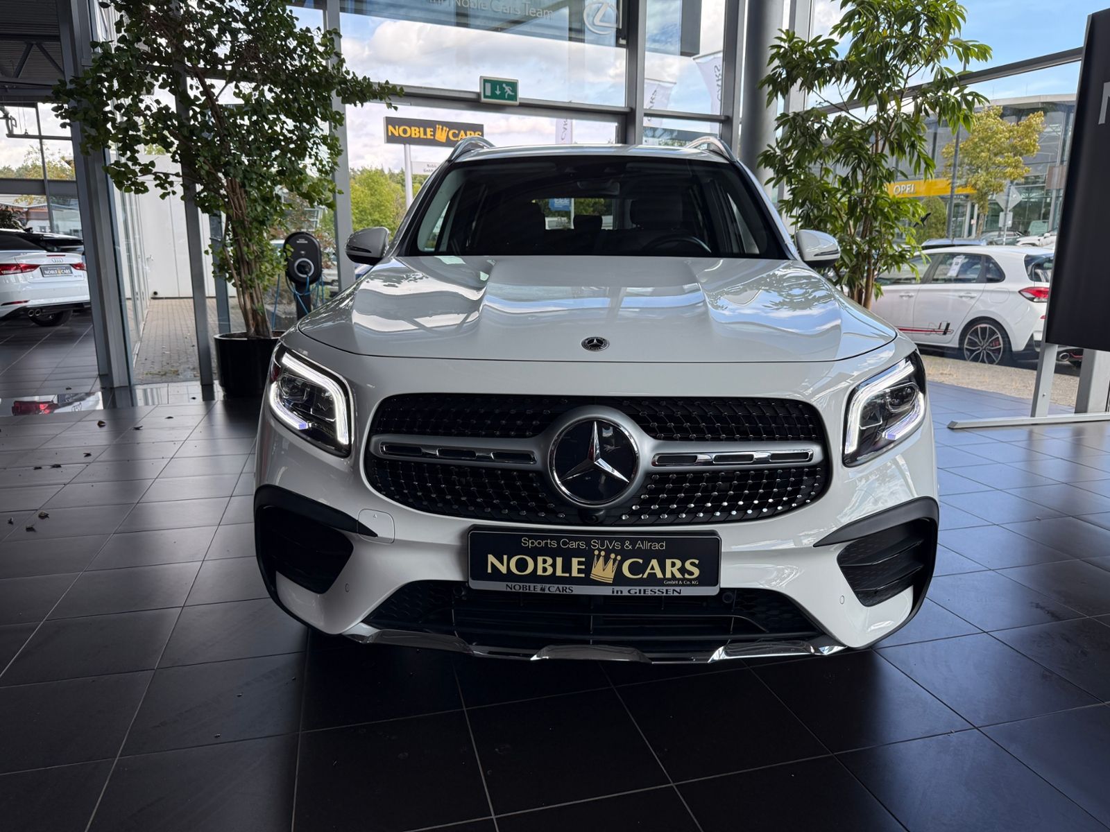 Fahrzeugabbildung Mercedes-Benz GLB 250 AMG Line LED MBUX HIGH NAV RFK 19"
