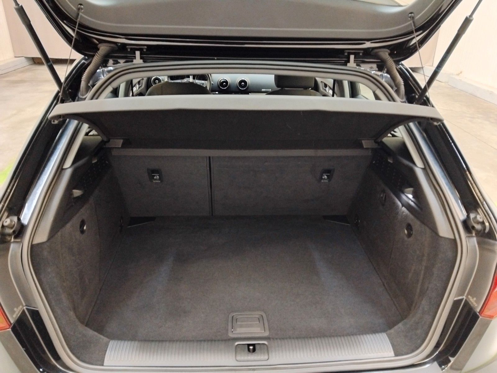 Audi A3 (10/2019, Benzin)