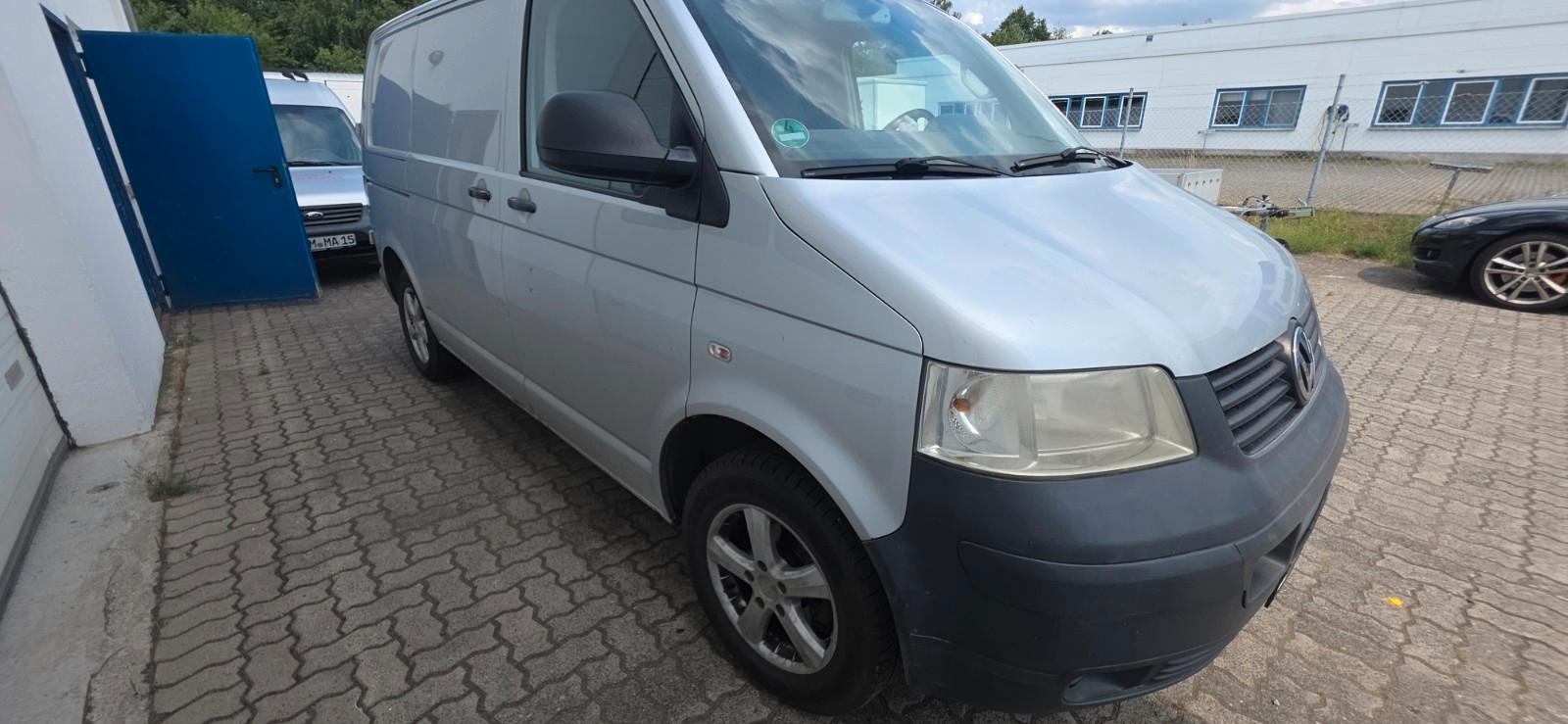 Volkswagen Transporter 2009 — photo 7