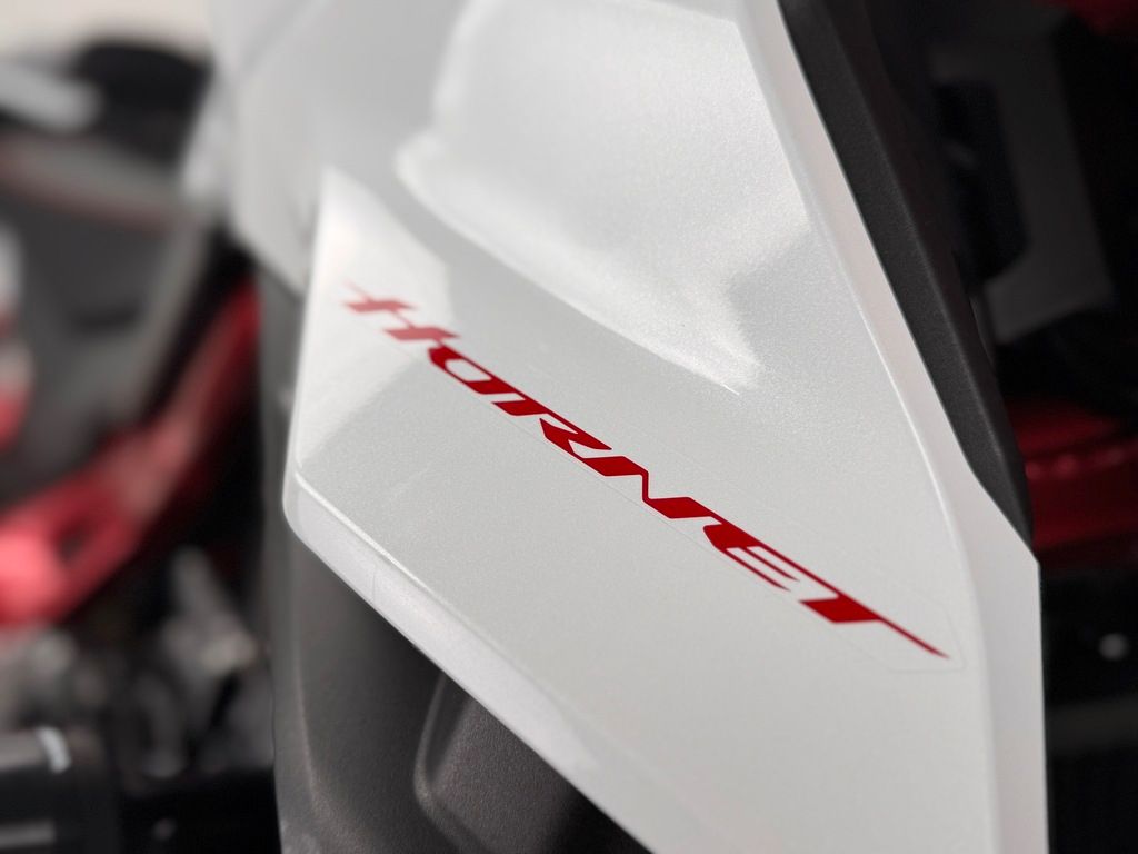 Fahrzeugabbildung Honda CB750 HORNET *NEUWERTIG *SERVICE NEU