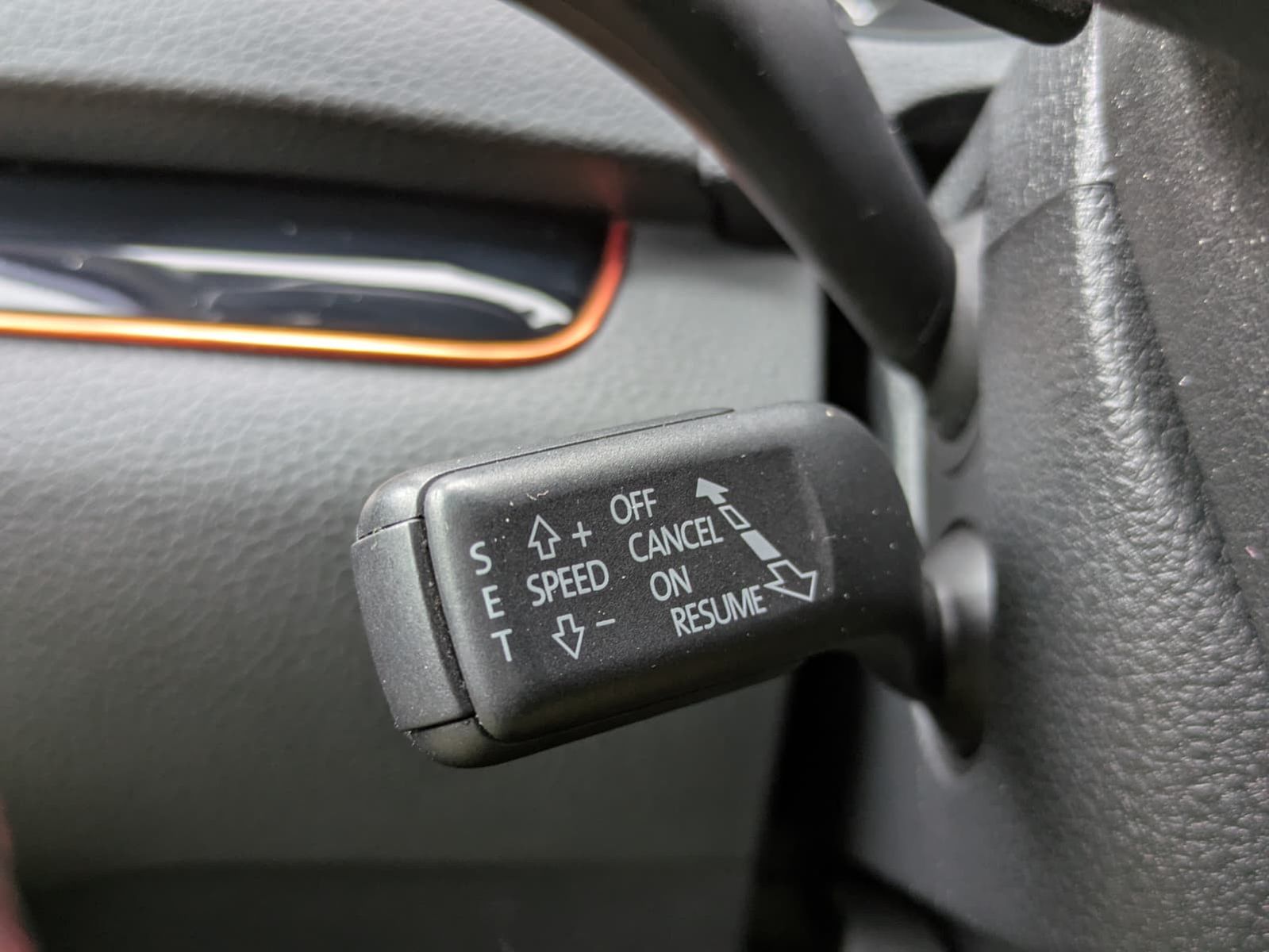 Fahrzeugabbildung SEAT Alhambra 2.0 TDI FR-Line 7-SITZE*PANO*AHK*STHZ