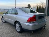 Volvo S60 Lim. 2.4 D5/LEDER/AHK/2.HAND/TEMPOMAT/KLIMA/ - Volvo S60: D2
