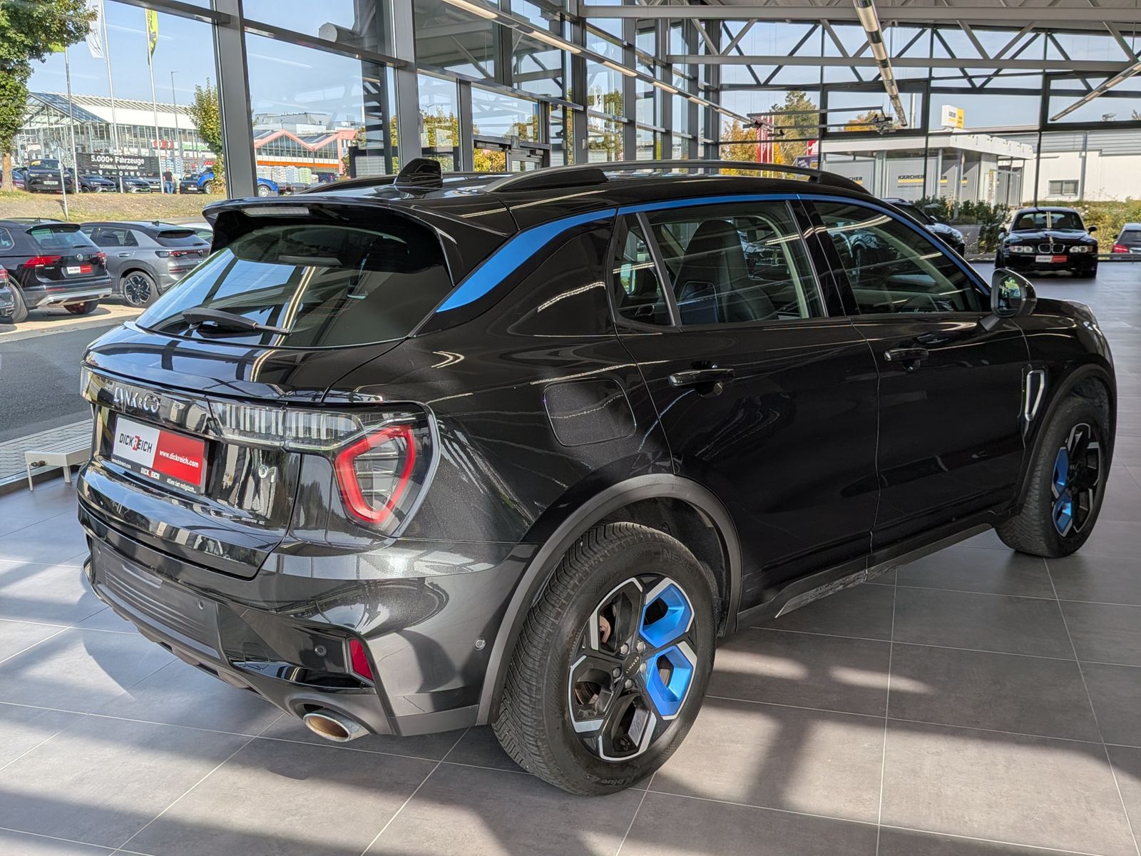 Lynk & Co 01