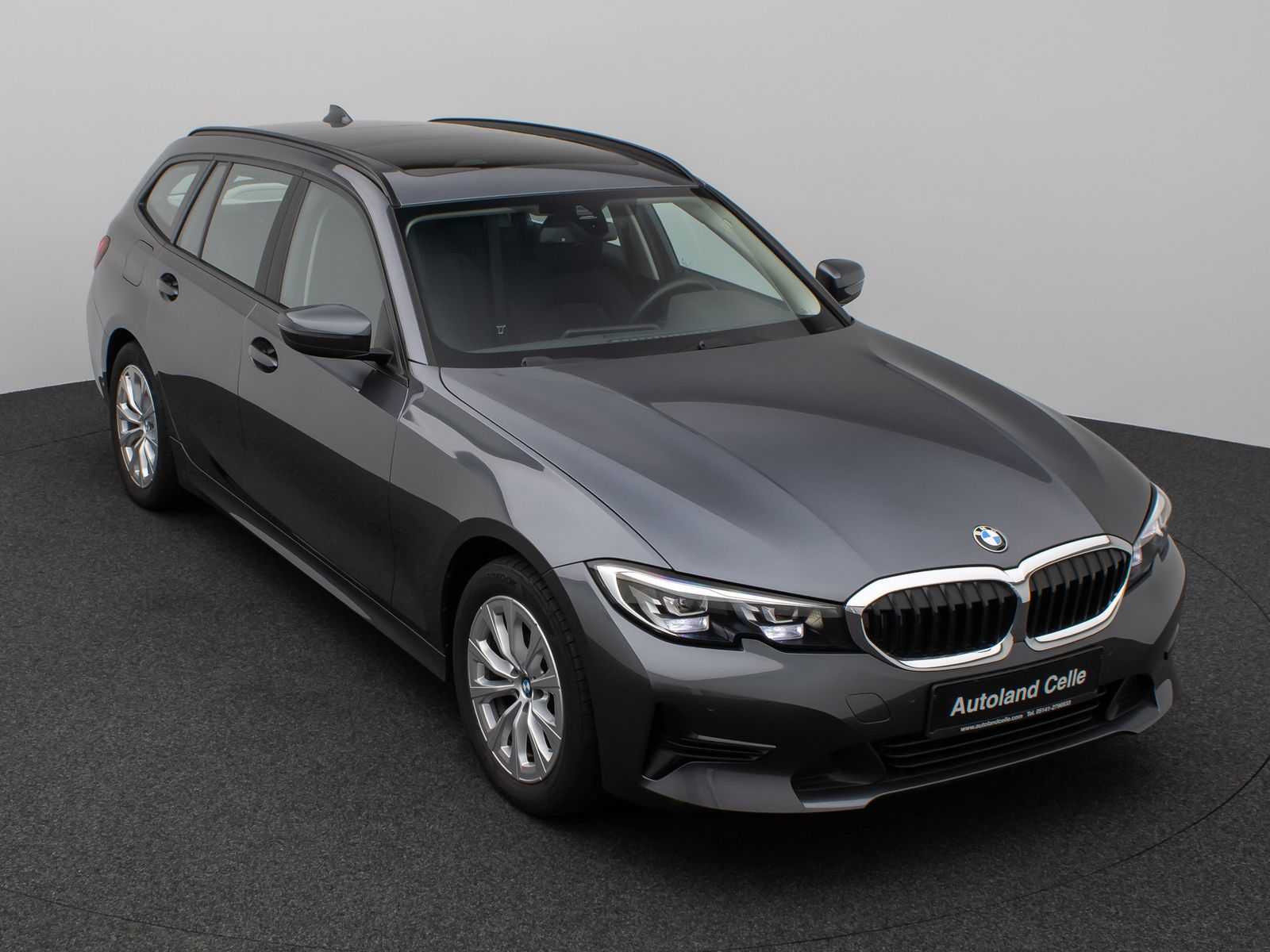 Fahrzeugabbildung BMW 320i Panorama DAB CockPitPr DrivAssist PDC Alarm