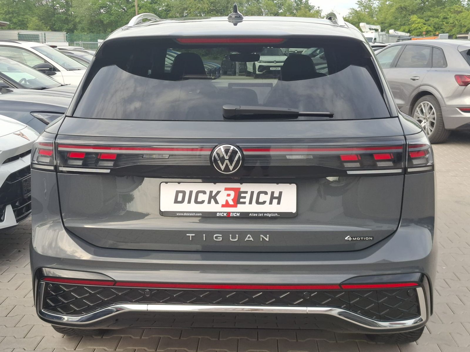 Image du véhicule Volkswagen Tiguan 2.0 TDI 4M R-Line PANO*H&amp;K*AHK*MATRIX*20".