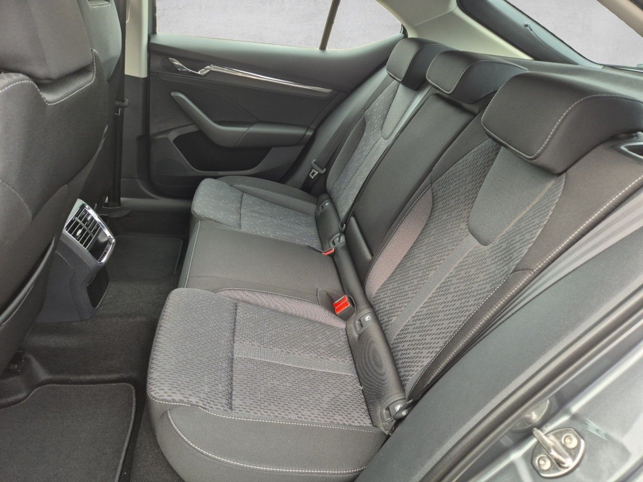 Fahrzeugabbildung SKODA Octavia Lim. Style iV PHEV Plug-In-Hybrid ACC