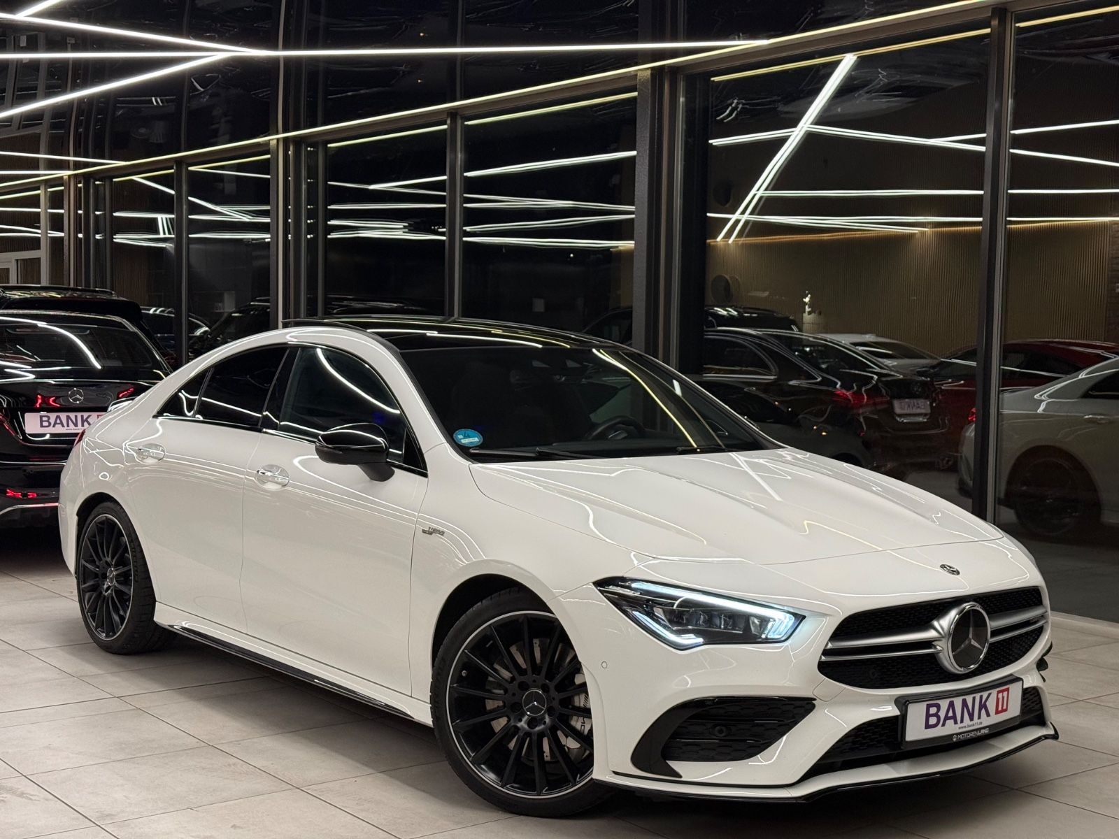 MERCEDES-BENZ CLA 35*AMG*4Matic*2.HAND*PANO*BURMES*AERODYNAMIK