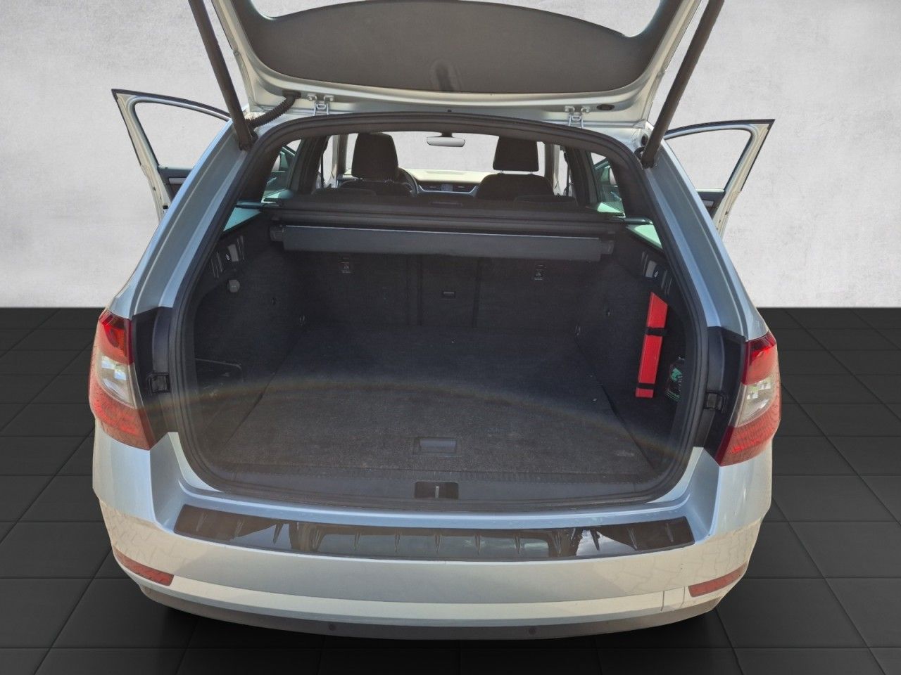 Fahrzeugabbildung SKODA Octavia Combi TDI DSG Soleil AHK Panoramadach