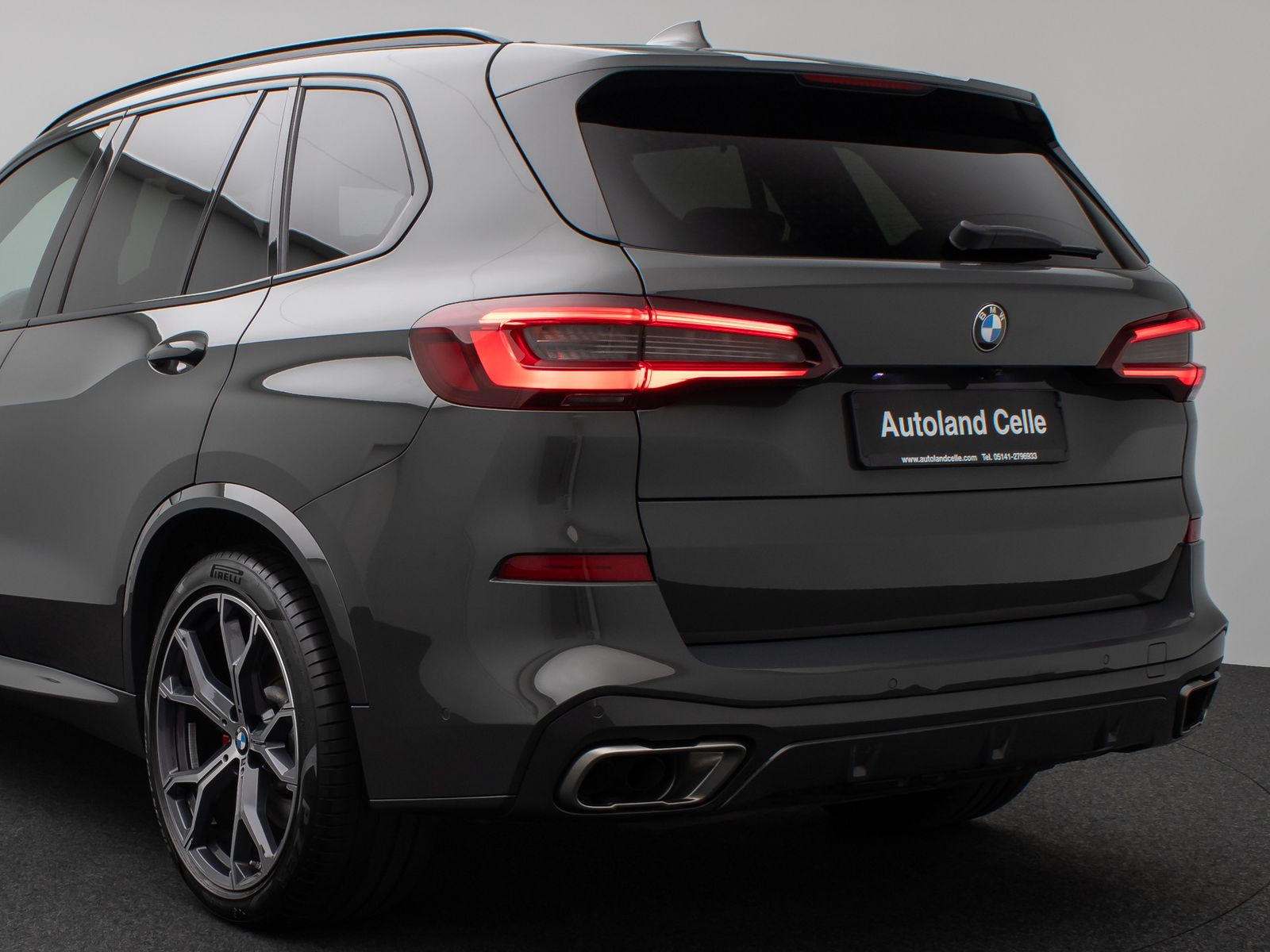 Fahrzeugabbildung BMW X5 M50i Panorama 360°Laser HUD DAB B&W Massage