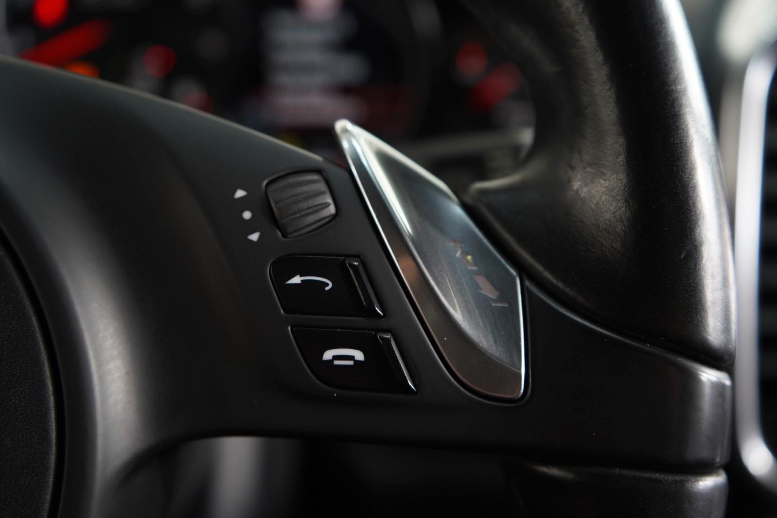 Porsche Cayenne Turbo V8*Navi*Luftfahrwerk*20 Z. Spyder*