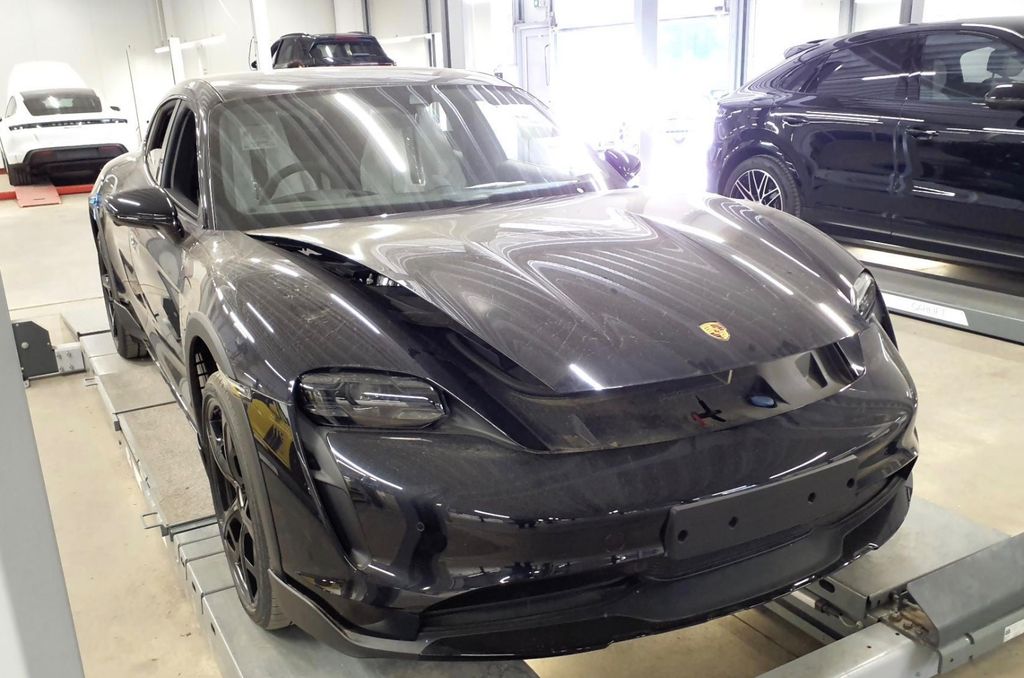 Porsche Taycan Cross Turismo 4 S
