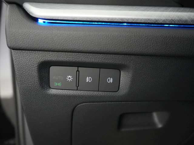 Octavia COMBI TOUR TDI DSG+AHK+KLIMA+NAVI+LED-SC