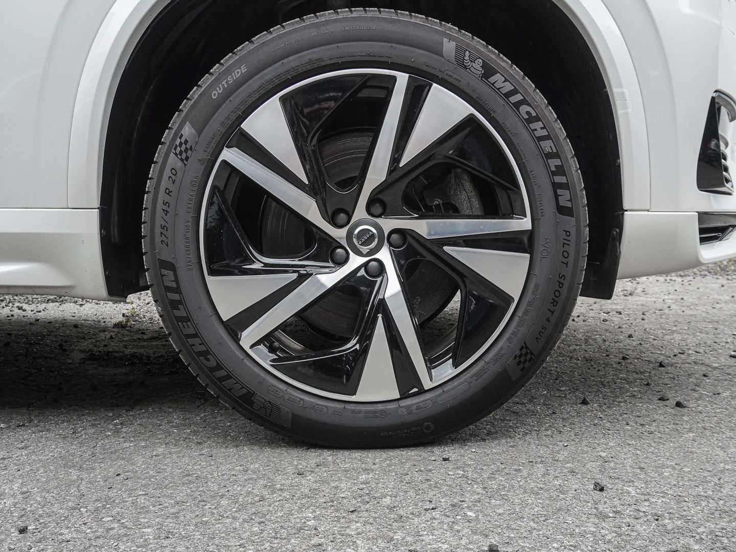 Volvo XC90 R Design Edition Recharge Plug-In Hybrid AW foto 3