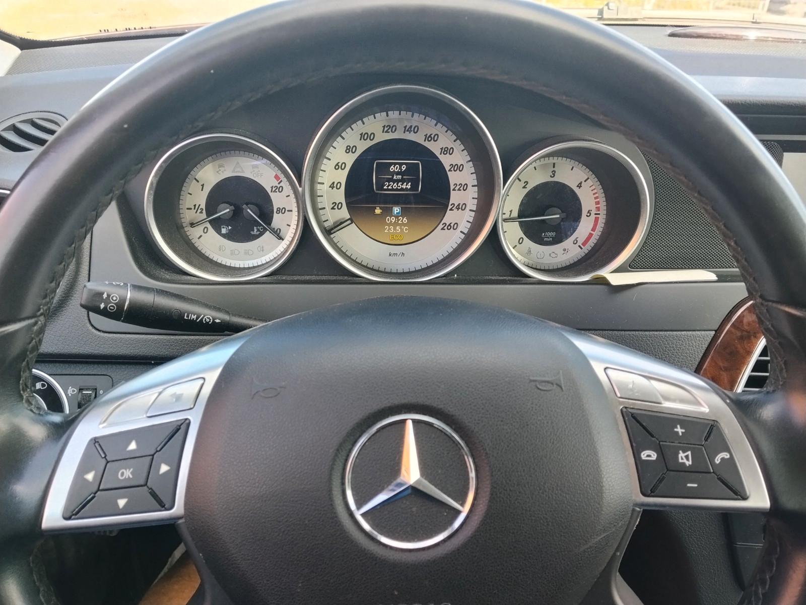 Mercedes-Benz C220 2012 — photo 15