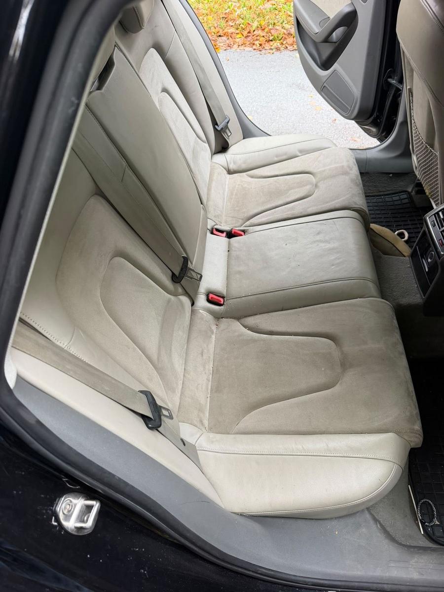 Audi A4 2010 — photo 6