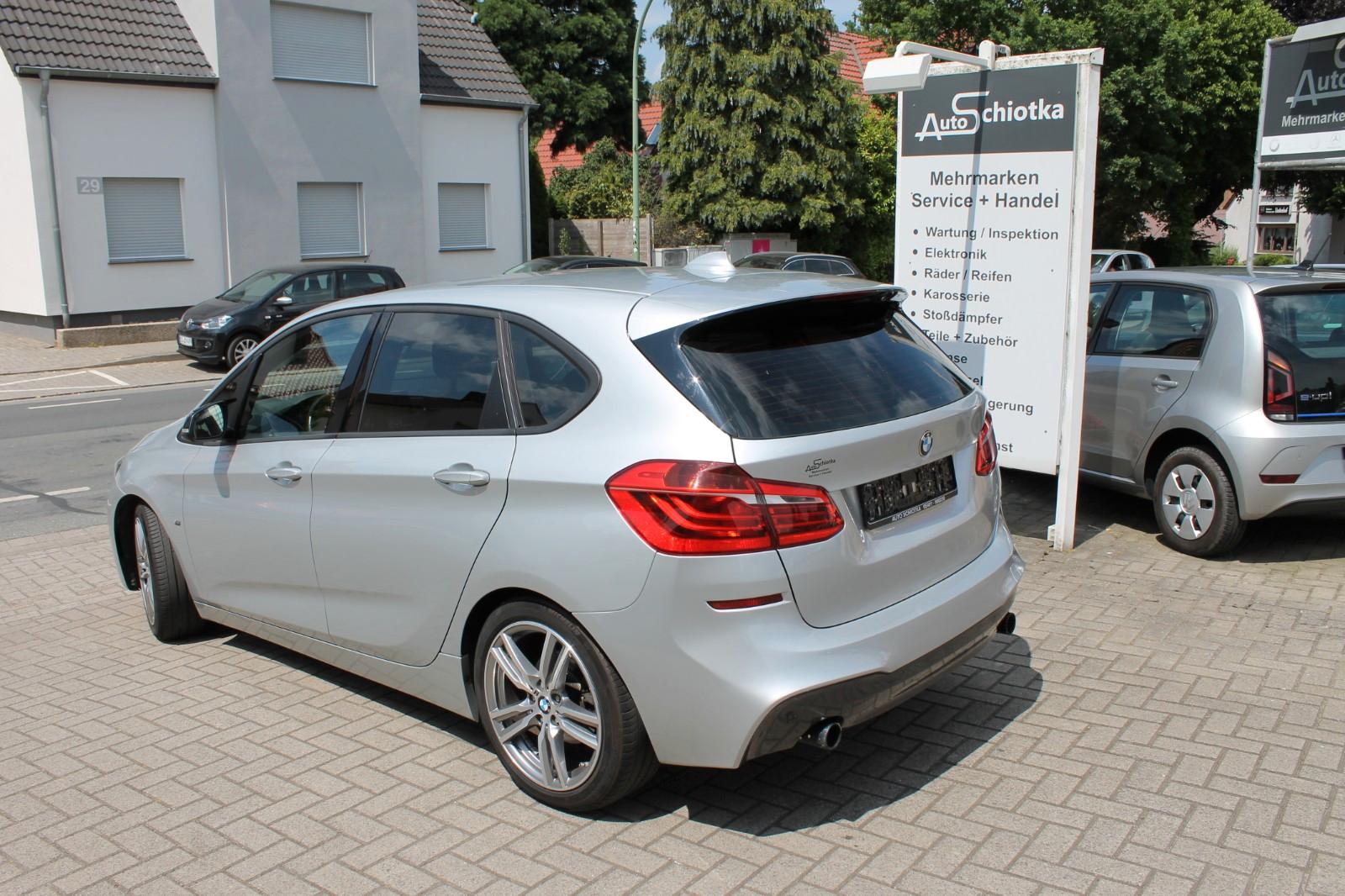 BMW 220 Active Tourer 220i Navi-Rückfahrkamera-