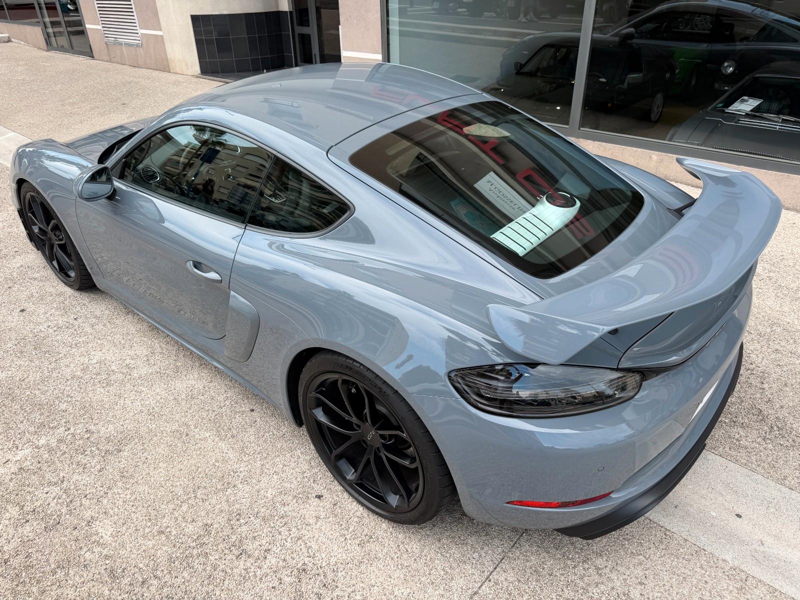 Porsche 718 Cayman GT4