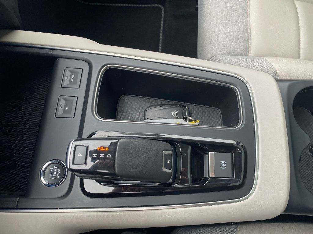 Fahrzeugabbildung Citroën C5 Aircross Pure Tech 180 S&S EAT8 SHINE *Automa