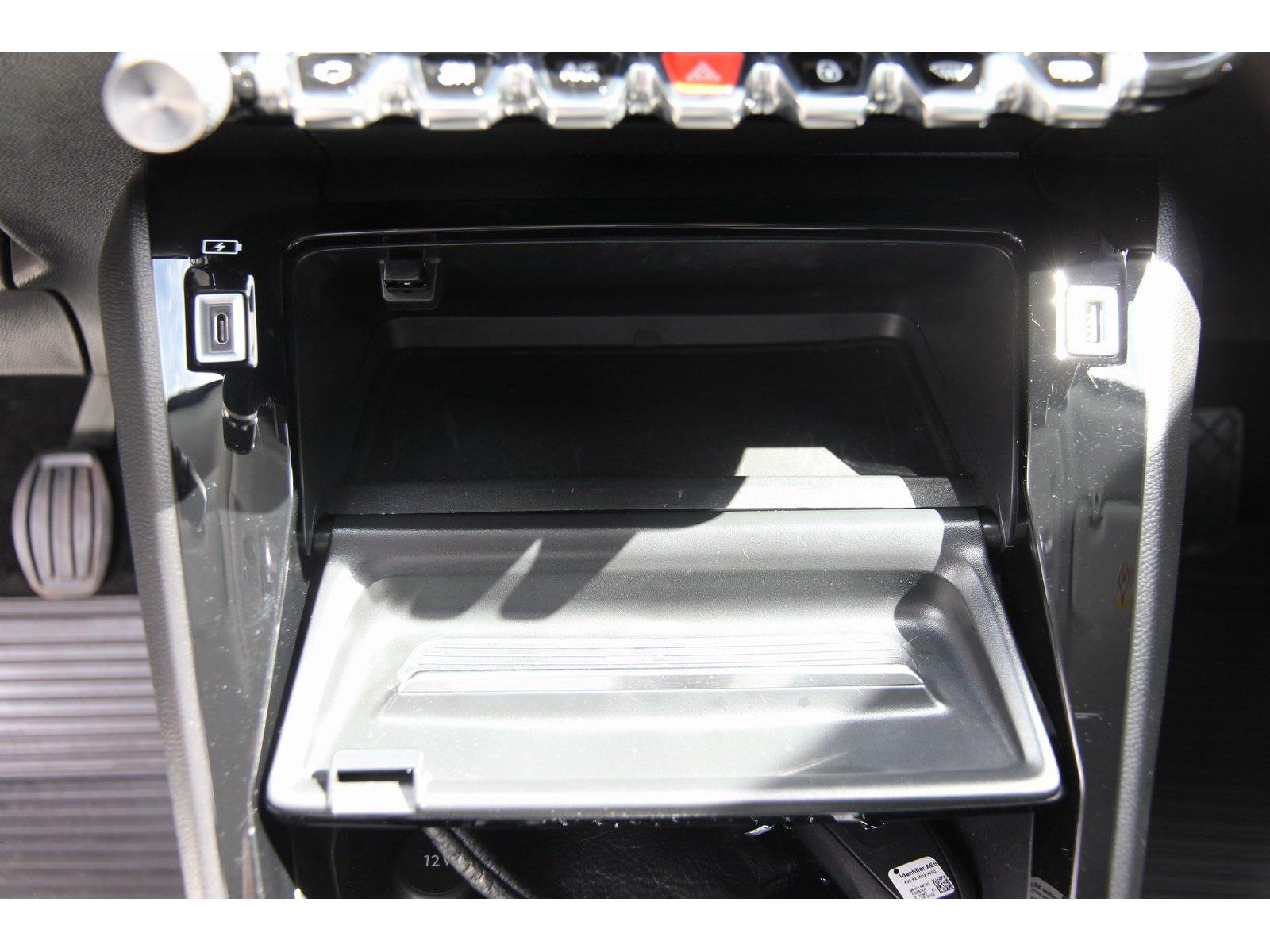 Peugeot 2008 Allure Pack BHDi 110 Navi SHZ RFK Carplay
