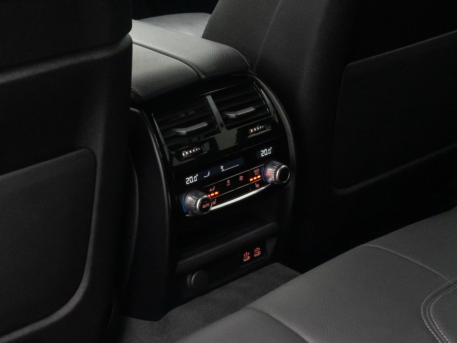 Fahrzeugabbildung BMW 530e Luxury Line HUD H/K DAB Laser Belüftung