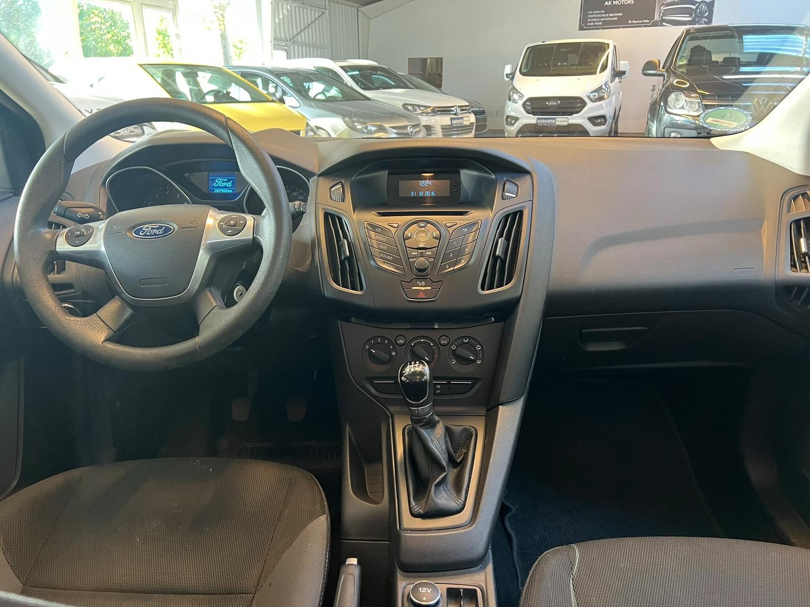 Ford Focus 2014 — фото 10