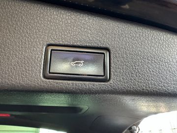 MYAUTOCENTER – Gebraucht- und Jahreswagen mit Werkstattservice in Pfaffenhofen Volkswagen Touareg V6 TDI BMT *R-Line*AHK*PANO*BI-XENON*