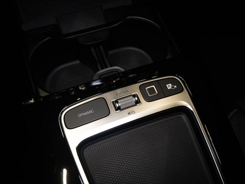 Mercedes-Benz A-Class d Kompaktlimousine Mercedes-Benz A 200 d A, миниатюра 17