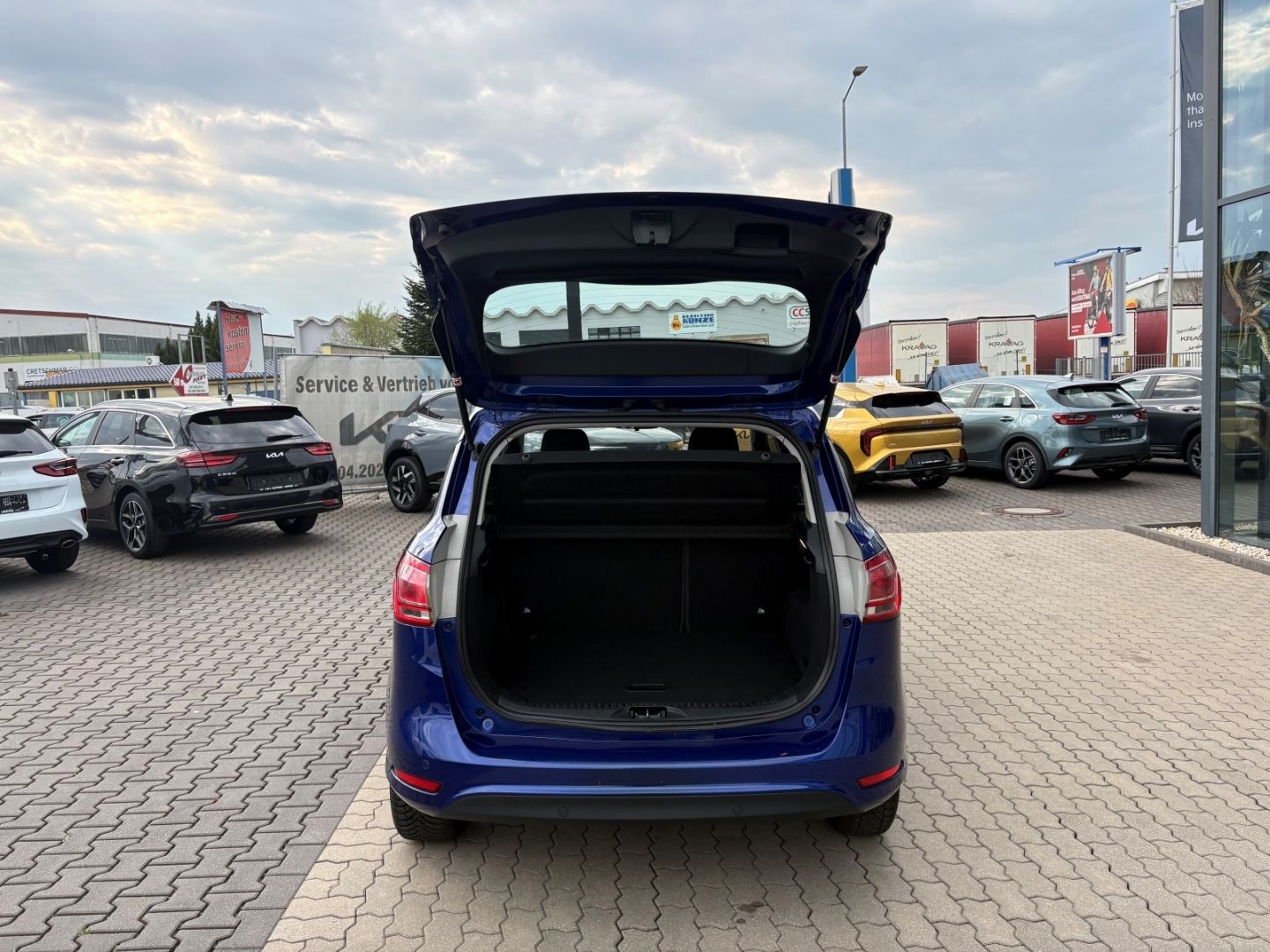 Fahrzeugabbildung Ford B-Max Trend BeheizbareWSS PDC KLIMA