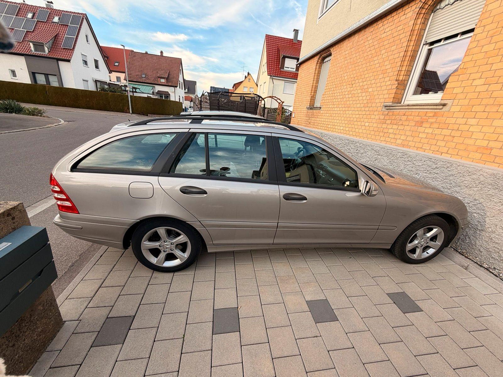 Mercedes-Benz C 220