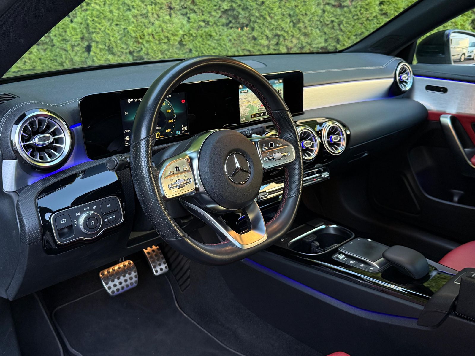 Vehicle illustration Mercedes-Benz CLA 200 Shooting Brake AMG LINE 8G LED+AHK+STHZ