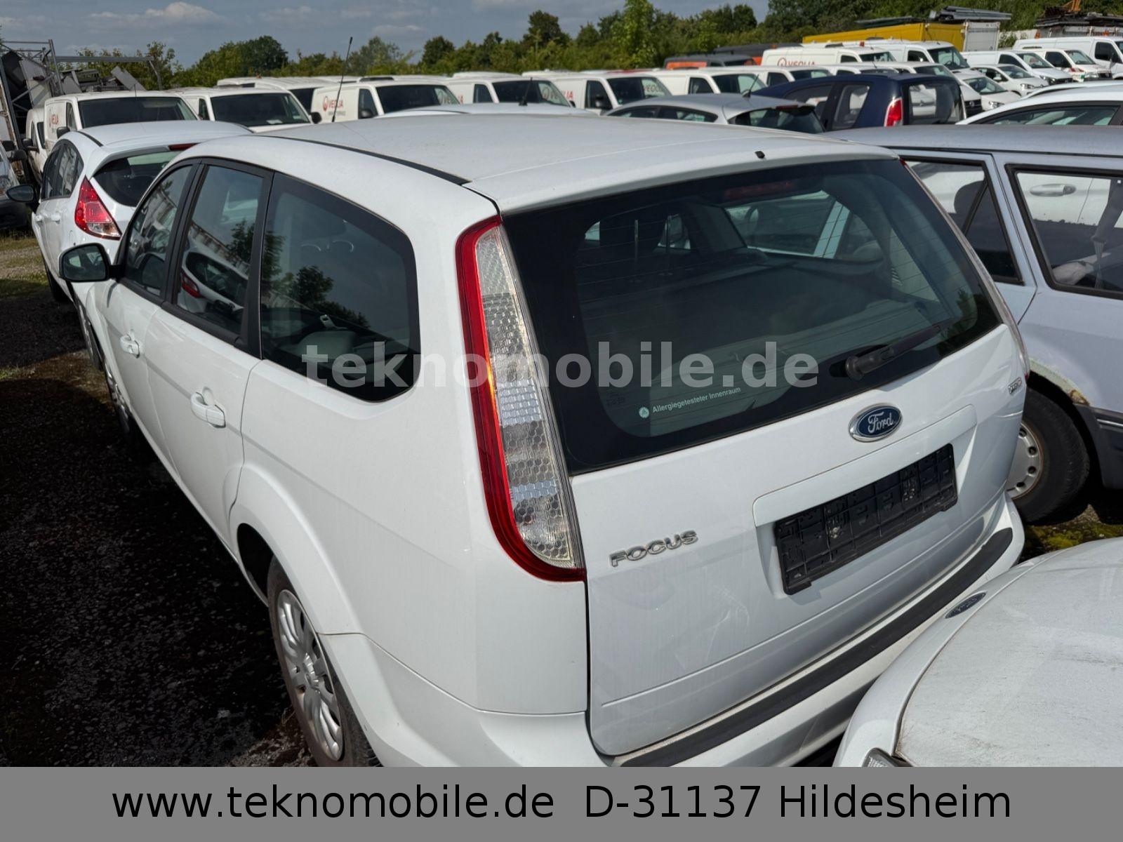 Ford Focus 2009 — rear view