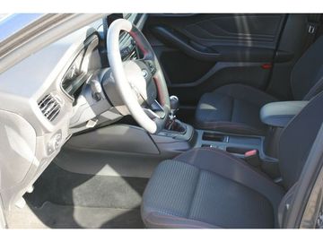 Fahrzeugabbildung Ford Focus ST-Line X 1.5 L +NAVI+KAMERA+LED+KEYFREE+