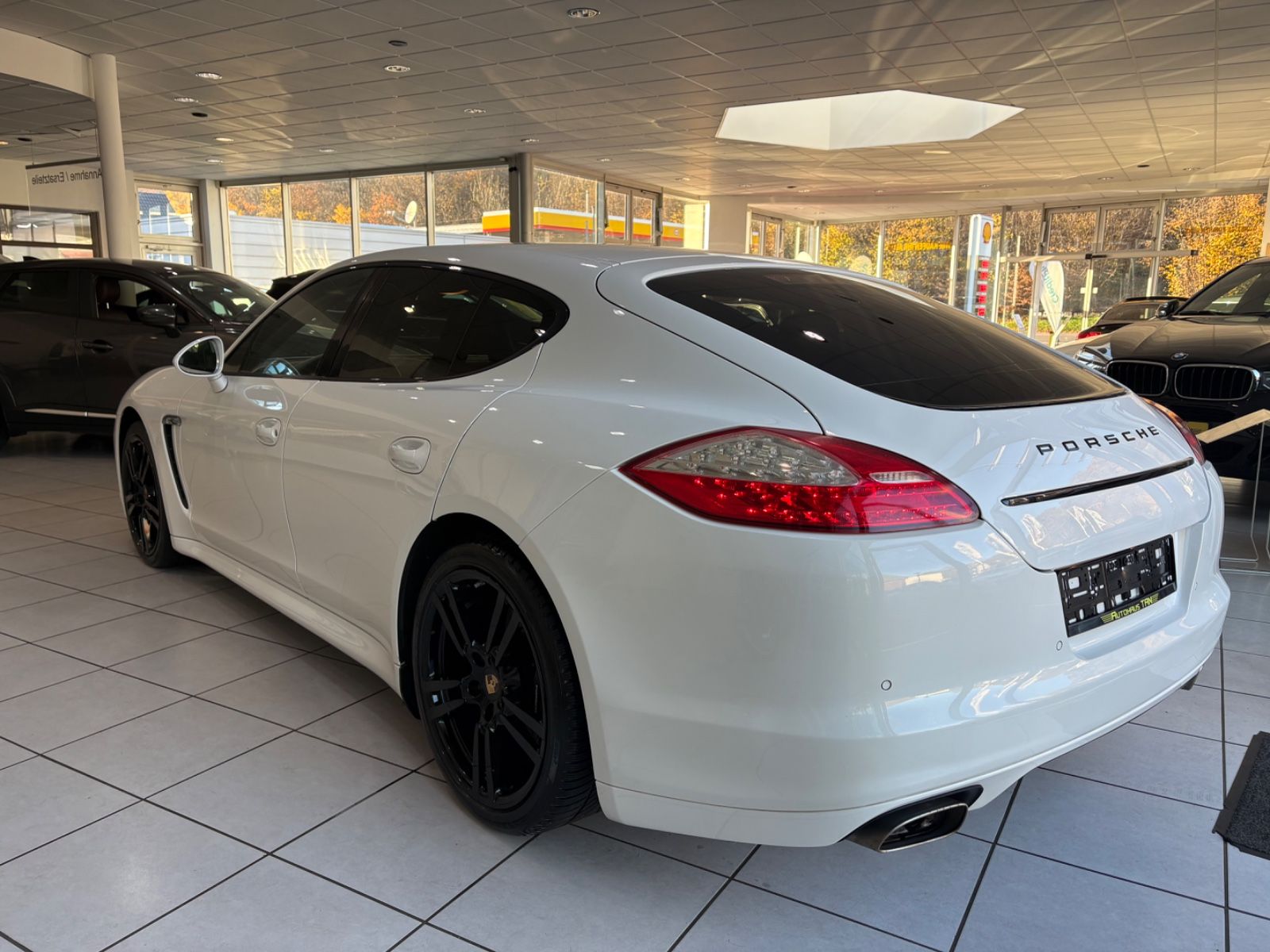 Fahrzeugabbildung Porsche Panamera Diesel * Carraraweiß * SCHIEBEDACH*
