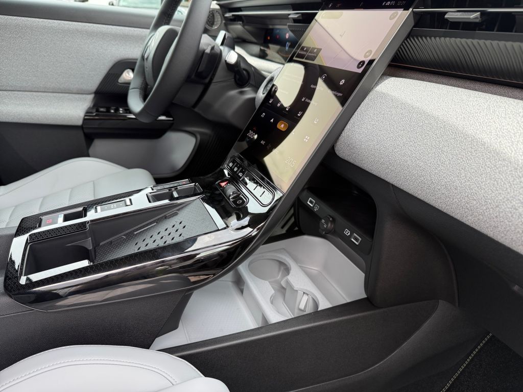 Fahrzeugabbildung Citroën C5 Aircross Hybrid 145 TEAM D mit Winter Paket