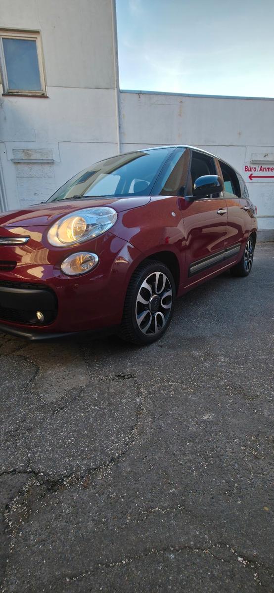 Fiat 500L Living 1.6 Diesel AHK/NAVI  TÜV 02/2028