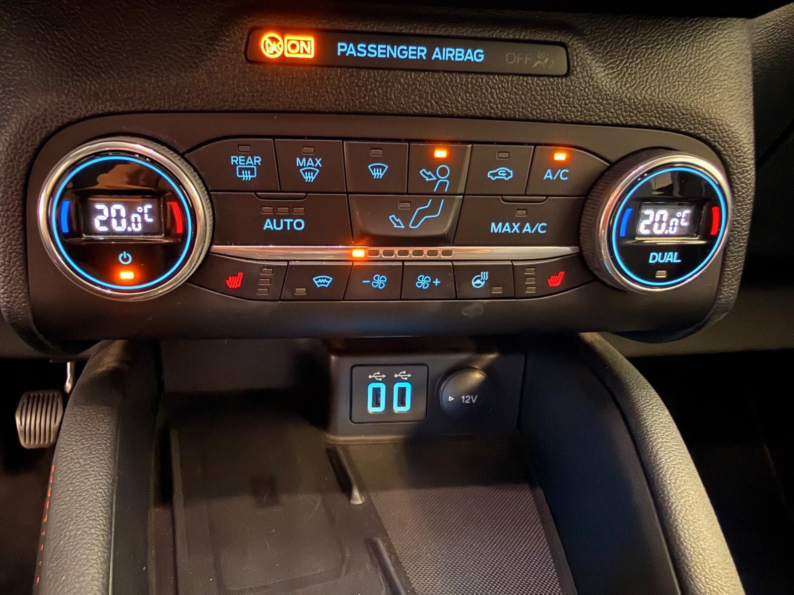 Fahrzeugabbildung Ford Kuga ST-Line X / LED / KAMERA / 25TKM